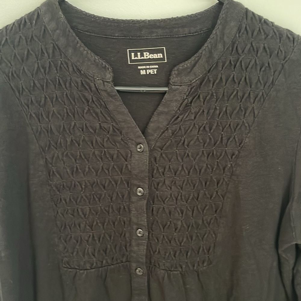 L.L.Bean embroidered V-Neck black women’s Medium button down cardigan top - Picture 10 of 10